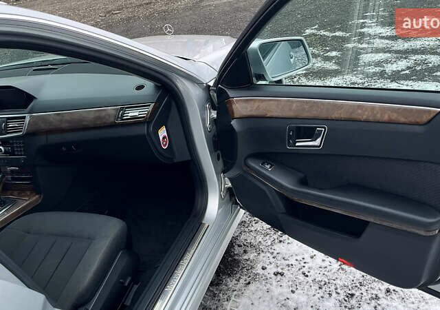 Сірий Мерседес Е-Клас, об'ємом двигуна 2.2 л та пробігом 272 тис. км за 11600 $, фото 14 на Automoto.ua