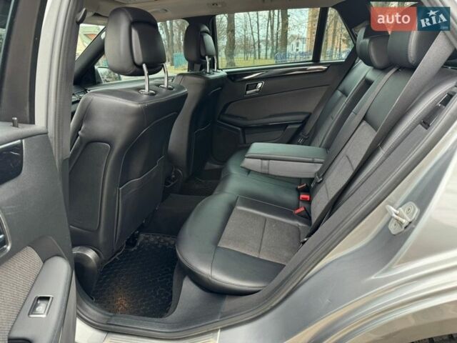 Сірий Мерседес Е-Клас, об'ємом двигуна 2.2 л та пробігом 350 тис. км за 10999 $, фото 40 на Automoto.ua