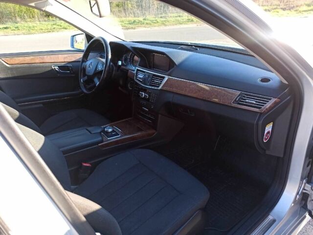 Серый Мерседес Е-Класс, объемом двигателя 0 л и пробегом 231 тыс. км за 12950 $, фото 15 на Automoto.ua