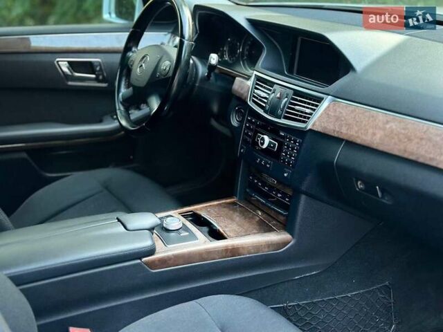 Серый Мерседес Е-Класс, объемом двигателя 2.14 л и пробегом 227 тыс. км за 11750 $, фото 13 на Automoto.ua