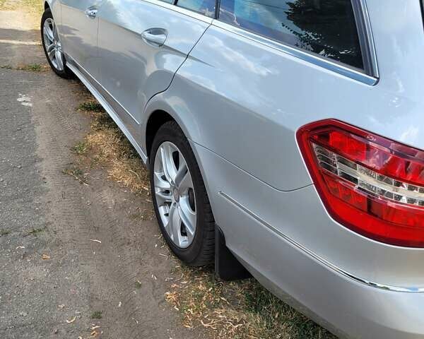 Сірий Мерседес Е-Клас, об'ємом двигуна 2.14 л та пробігом 280 тис. км за 13500 $, фото 3 на Automoto.ua