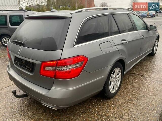 Серый Мерседес Е-Класс, объемом двигателя 2.2 л и пробегом 264 тыс. км за 12000 $, фото 3 на Automoto.ua