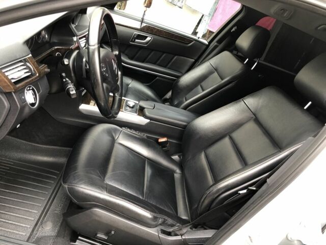 Серый Мерседес Е-Класс, объемом двигателя 2.2 л и пробегом 315 тыс. км за 12900 $, фото 9 на Automoto.ua