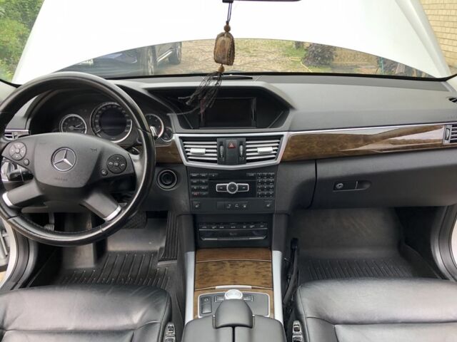 Серый Мерседес Е-Класс, объемом двигателя 2.2 л и пробегом 315 тыс. км за 12900 $, фото 7 на Automoto.ua