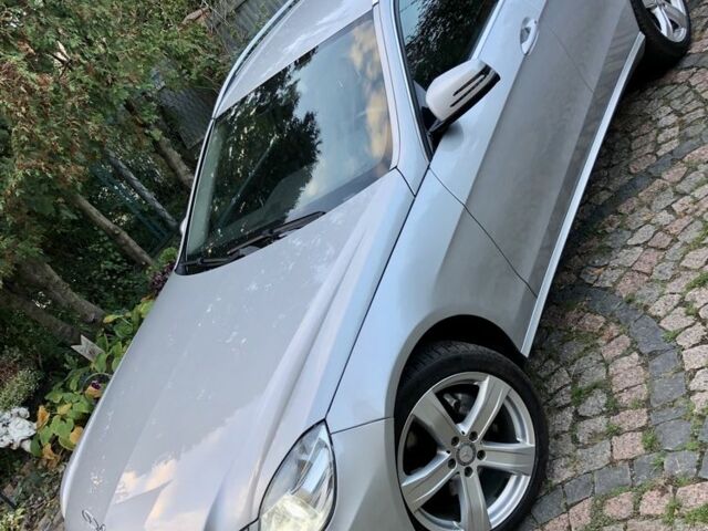 Серый Мерседес Е-Класс, объемом двигателя 2.2 л и пробегом 315 тыс. км за 12900 $, фото 1 на Automoto.ua