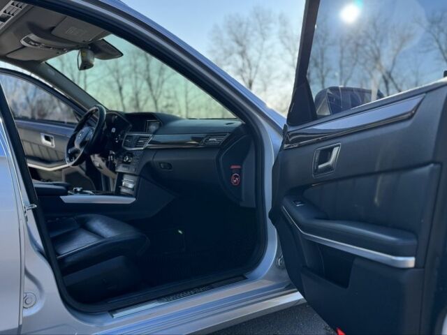 Сірий Мерседес Е-Клас, об'ємом двигуна 2.2 л та пробігом 3 тис. км за 15600 $, фото 15 на Automoto.ua