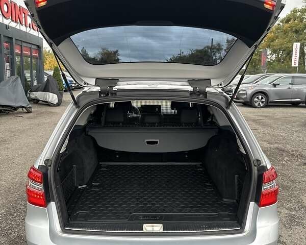 Серый Мерседес Е-Класс, объемом двигателя 2.14 л и пробегом 319 тыс. км за 14999 $, фото 13 на Automoto.ua