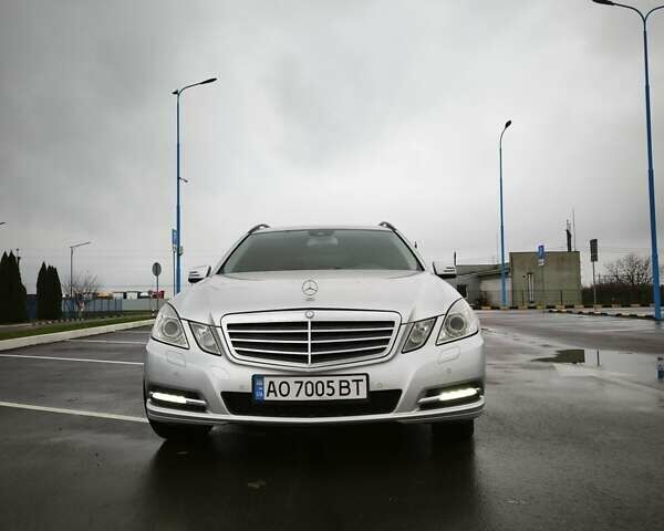 Серый Мерседес Е-Класс, объемом двигателя 2.14 л и пробегом 318 тыс. км за 13800 $, фото 2 на Automoto.ua