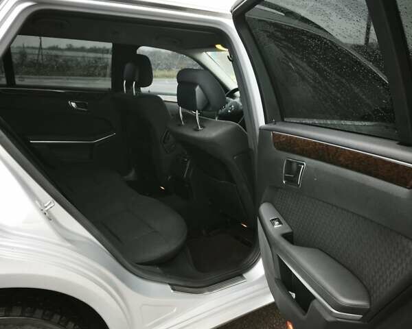 Серый Мерседес Е-Класс, объемом двигателя 2.14 л и пробегом 318 тыс. км за 13800 $, фото 9 на Automoto.ua