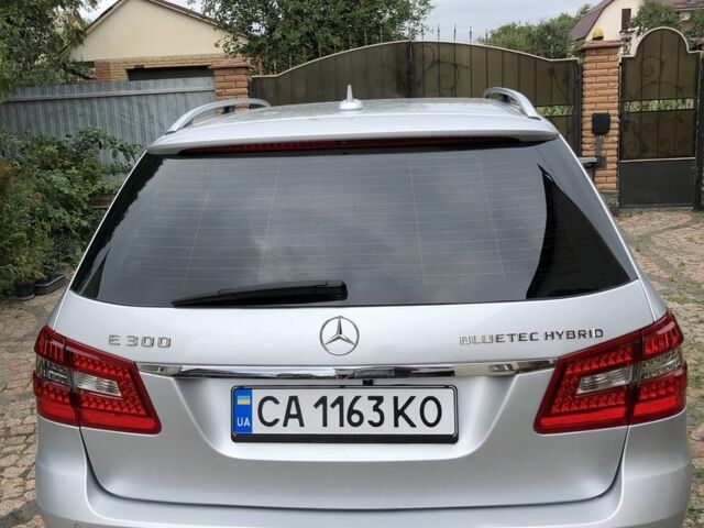 Серый Мерседес Е-Класс, объемом двигателя 2.2 л и пробегом 315 тыс. км за 12900 $, фото 8 на Automoto.ua