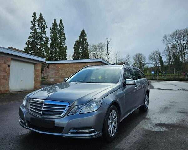 Сірий Мерседес Е-Клас, об'ємом двигуна 2.2 л та пробігом 244 тис. км за 13644 $, фото 9 на Automoto.ua