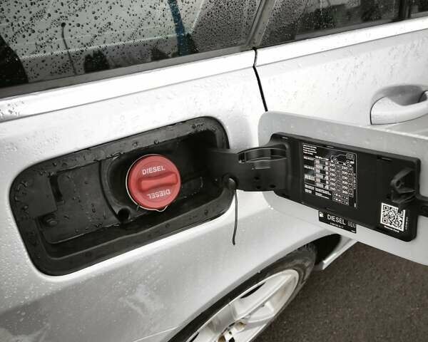 Серый Мерседес Е-Класс, объемом двигателя 2.14 л и пробегом 318 тыс. км за 13800 $, фото 8 на Automoto.ua