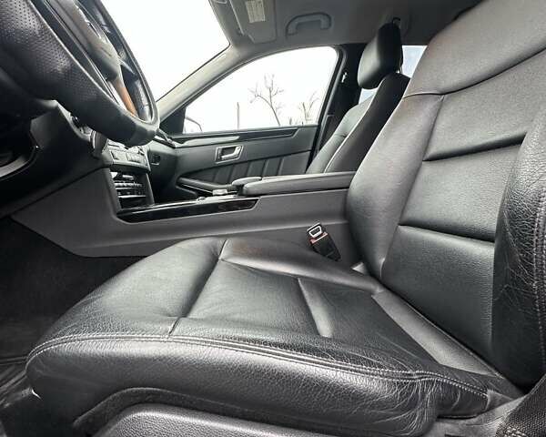 Серый Мерседес Е-Класс, объемом двигателя 2.14 л и пробегом 319 тыс. км за 14999 $, фото 25 на Automoto.ua