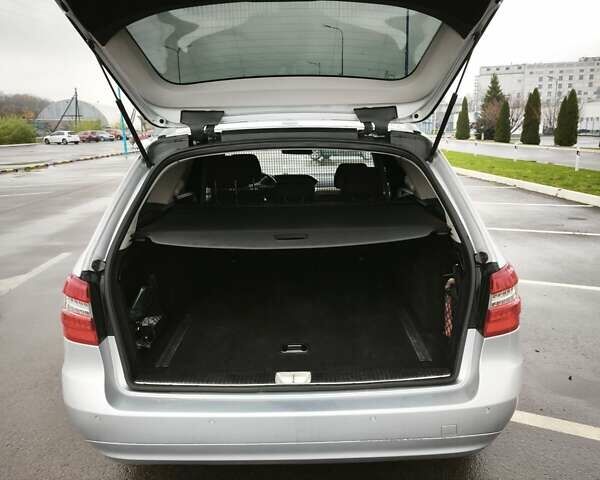 Серый Мерседес Е-Класс, объемом двигателя 2.14 л и пробегом 318 тыс. км за 13800 $, фото 6 на Automoto.ua