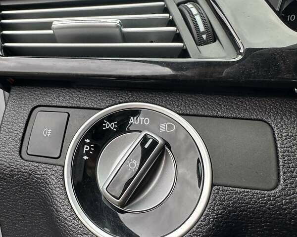 Серый Мерседес Е-Класс, объемом двигателя 2.14 л и пробегом 319 тыс. км за 14999 $, фото 40 на Automoto.ua