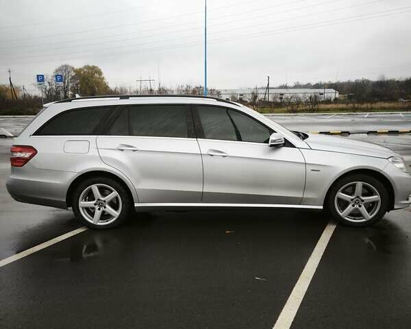 Серый Мерседес Е-Класс, объемом двигателя 2.14 л и пробегом 318 тыс. км за 13800 $, фото 3 на Automoto.ua