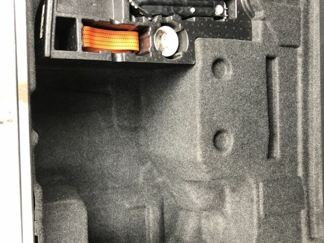 Серый Мерседес Е-Класс, объемом двигателя 2.2 л и пробегом 315 тыс. км за 12900 $, фото 18 на Automoto.ua