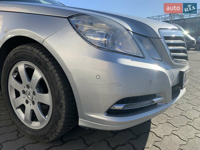 Сірий Мерседес Е-Клас, об'ємом двигуна 2.2 л та пробігом 320 тис. км за 11500 $, фото 8 на Automoto.ua