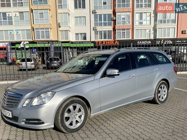 Сірий Мерседес Е-Клас, об'ємом двигуна 2.2 л та пробігом 320 тис. км за 11500 $, фото 1 на Automoto.ua