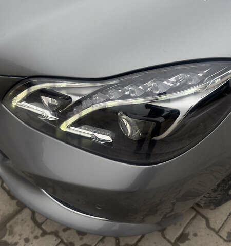 Серый Мерседес Е-Класс, объемом двигателя 3 л и пробегом 300 тыс. км за 19900 $, фото 4 на Automoto.ua