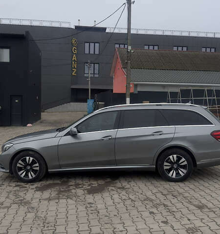 Серый Мерседес Е-Класс, объемом двигателя 3 л и пробегом 300 тыс. км за 19900 $, фото 1 на Automoto.ua