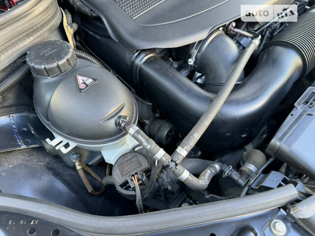 Сірий Мерседес Е-Клас, об'ємом двигуна 2.15 л та пробігом 221 тис. км за 17800 $, фото 36 на Automoto.ua