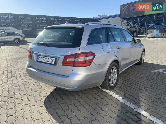 Сірий Мерседес Е-Клас, об'ємом двигуна 2.2 л та пробігом 320 тис. км за 11500 $, фото 4 на Automoto.ua