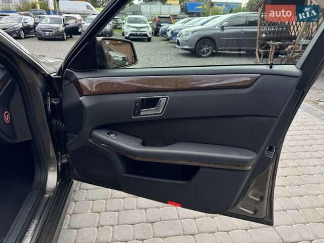 Мерседес Е-Класс 2013 в Виннице на Automoto.ua Серый Мерседес Е-Класс, объемом двигателя 2.2 л и пробегом 325 тыс. км за 12900 $, фото 26 на Automoto.ua