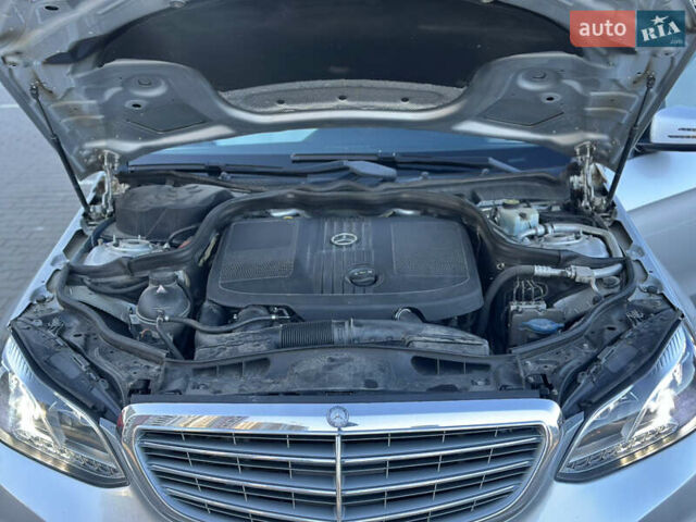 Сірий Мерседес Е-Клас, об'ємом двигуна 2.2 л та пробігом 217 тис. км за 13350 $, фото 65 на Automoto.ua