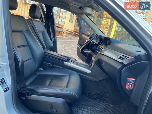 Сірий Мерседес Е-Клас, об'ємом двигуна 2.14 л та пробігом 290 тис. км за 12999 $, фото 15 на Automoto.ua