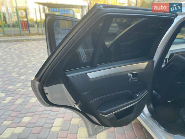 Сірий Мерседес Е-Клас, об'ємом двигуна 2.14 л та пробігом 290 тис. км за 12999 $, фото 11 на Automoto.ua