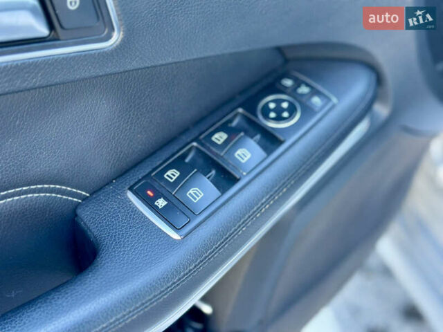 Сірий Мерседес Е-Клас, об'ємом двигуна 2.2 л та пробігом 217 тис. км за 13350 $, фото 16 на Automoto.ua