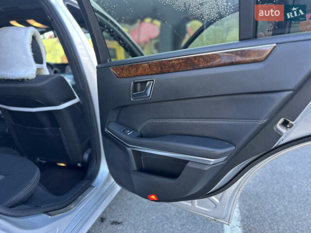 Сірий Мерседес Е-Клас, об'ємом двигуна 2.2 л та пробігом 217 тис. км за 13350 $, фото 21 на Automoto.ua