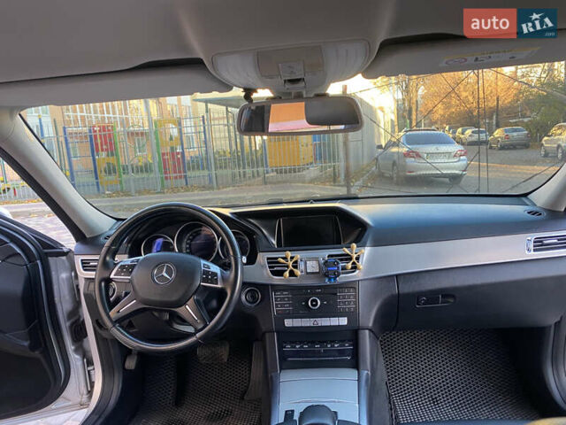Сірий Мерседес Е-Клас, об'ємом двигуна 2.14 л та пробігом 290 тис. км за 12999 $, фото 13 на Automoto.ua