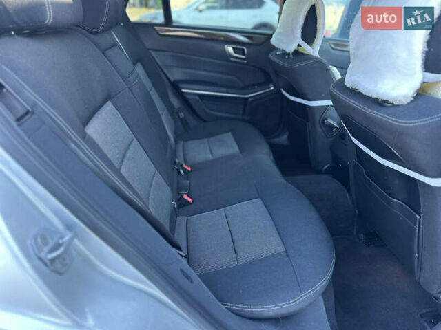 Сірий Мерседес Е-Клас, об'ємом двигуна 2.2 л та пробігом 217 тис. км за 13350 $, фото 13 на Automoto.ua