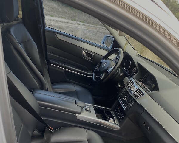 Серый Мерседес Е-Класс, объемом двигателя 2.2 л и пробегом 280 тыс. км за 10399 $, фото 10 на Automoto.ua