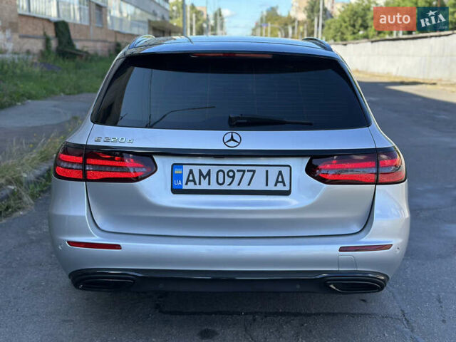 Сірий Мерседес Е-Клас, об'ємом двигуна 1.95 л та пробігом 280 тис. км за 19500 $, фото 1 на Automoto.ua