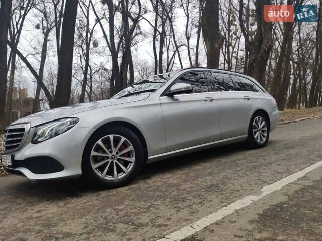 Серый Мерседес Е-Класс, объемом двигателя 2 л и пробегом 300 тыс. км за 18000 $, фото 12 на Automoto.ua