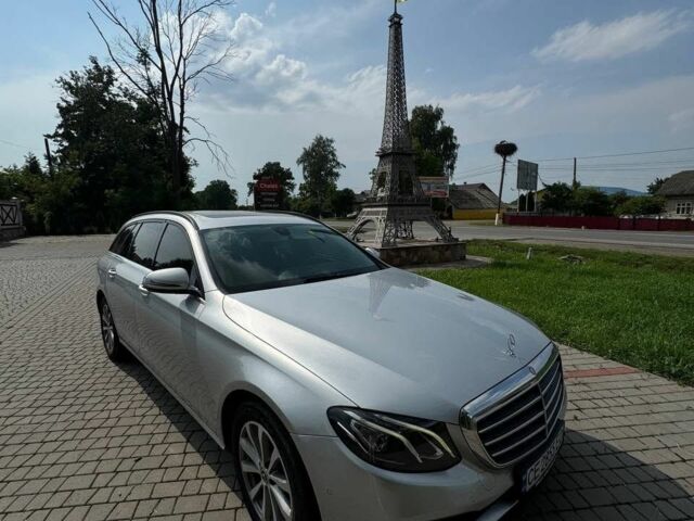 Серый Мерседес Е-Класс, объемом двигателя 2 л и пробегом 300 тыс. км за 18000 $, фото 2 на Automoto.ua