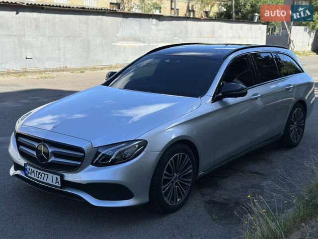 Сірий Мерседес Е-Клас, об'ємом двигуна 1.95 л та пробігом 280 тис. км за 19500 $, фото 6 на Automoto.ua