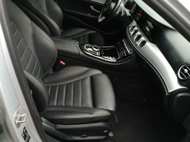 Серый Мерседес Е-Класс, объемом двигателя 2 л и пробегом 300 тыс. км за 18000 $, фото 10 на Automoto.ua