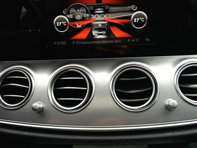 Серый Мерседес Е-Класс, объемом двигателя 2 л и пробегом 300 тыс. км за 18000 $, фото 11 на Automoto.ua