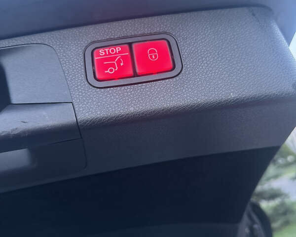 Серый Мерседес Е-Класс, объемом двигателя 3 л и пробегом 131 тыс. км за 31300 $, фото 29 на Automoto.ua