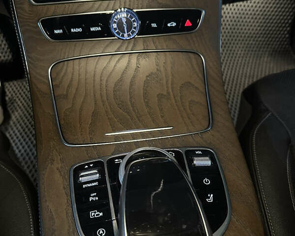 Серый Мерседес Е-Класс, объемом двигателя 3 л и пробегом 131 тыс. км за 31300 $, фото 36 на Automoto.ua