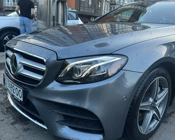 Серый Мерседес Е-Класс, объемом двигателя 3 л и пробегом 131 тыс. км за 31300 $, фото 4 на Automoto.ua