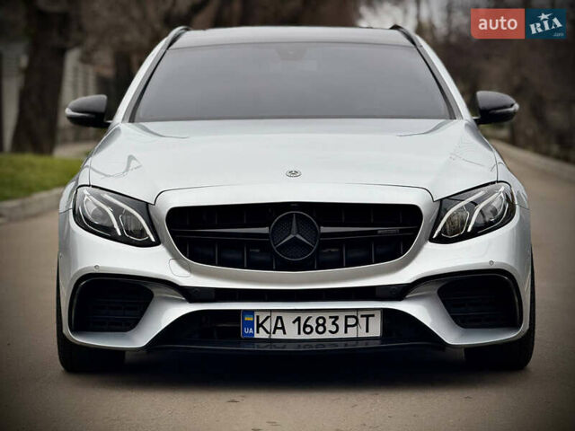 Серый Мерседес Е-Класс, объемом двигателя 1.95 л и пробегом 395 тыс. км за 22700 $, фото 2 на Automoto.ua