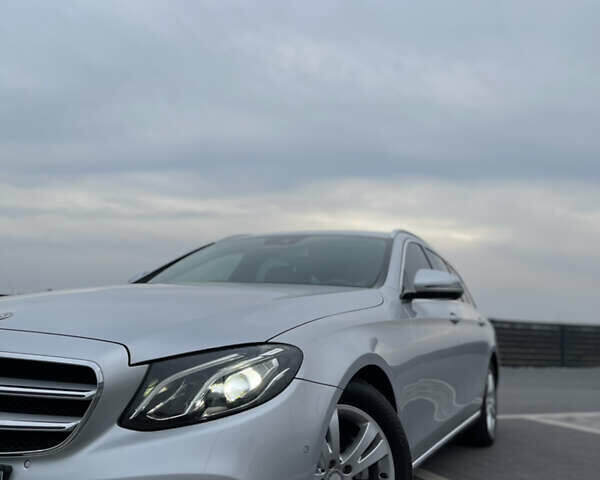 Серый Мерседес Е-Класс, объемом двигателя 2 л и пробегом 223 тыс. км за 20499 $, фото 4 на Automoto.ua