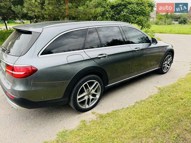 Серый Мерседес Е-Класс, объемом двигателя 1.95 л и пробегом 136 тыс. км за 35500 $, фото 6 на Automoto.ua