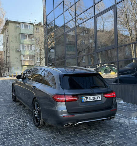 Серый Мерседес Е-Класс, объемом двигателя 3 л и пробегом 79 тыс. км за 27000 $, фото 3 на Automoto.ua