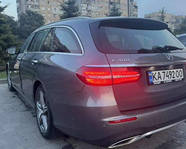 Серый Мерседес Е-Класс, объемом двигателя 3 л и пробегом 131 тыс. км за 31300 $, фото 3 на Automoto.ua